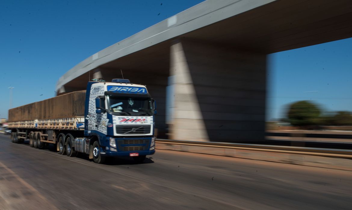 Termina hoje o prazo de autodeclaração para auxílio caminhoneiro