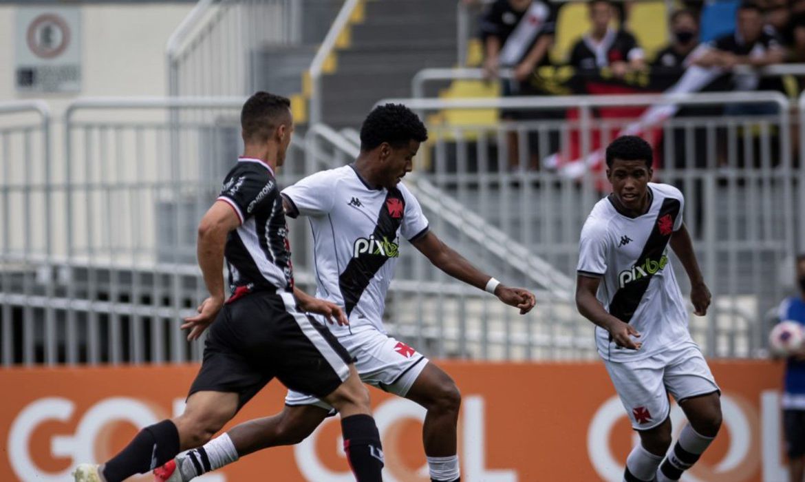 Melhor ataque, Vasco goleia novamente e avança na Copa São Paulo