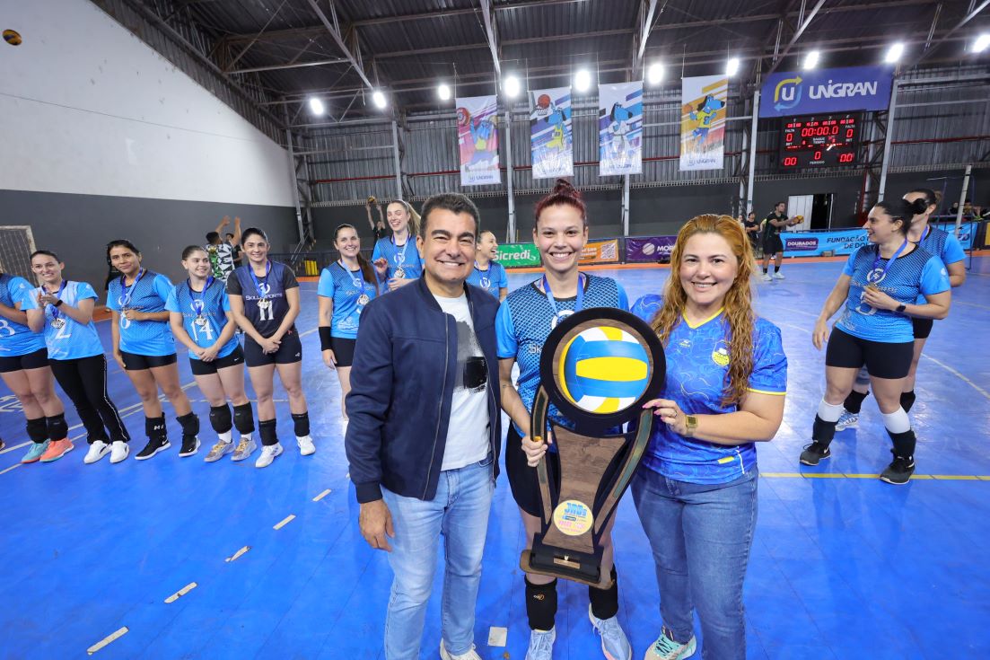 Prefeitura premia os campeões do voleibol nos Jogos Abertos de Dourados