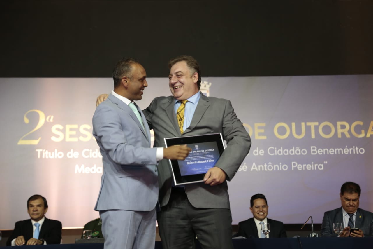 Neno Razuk é reconhecido Cidadão Benemérito da Capital e recebe título do Vereador Coringa