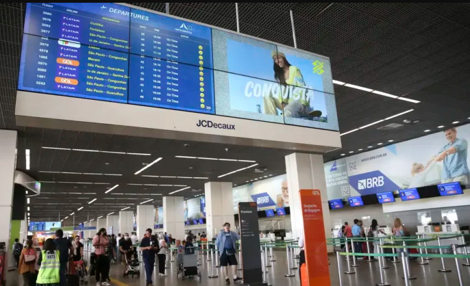Apagão cibernético afetou voos da Azul e aplicativo do Bradesco