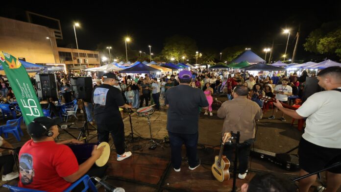 Feira Sabores estreia com grande sucesso e movimenta o Parque dos Ipês