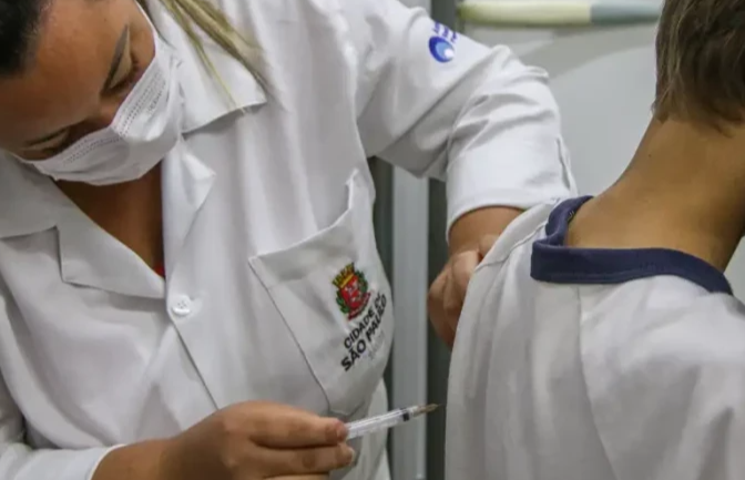 Vacina contra HPV reduz em 58% casos de câncer de colo de útero