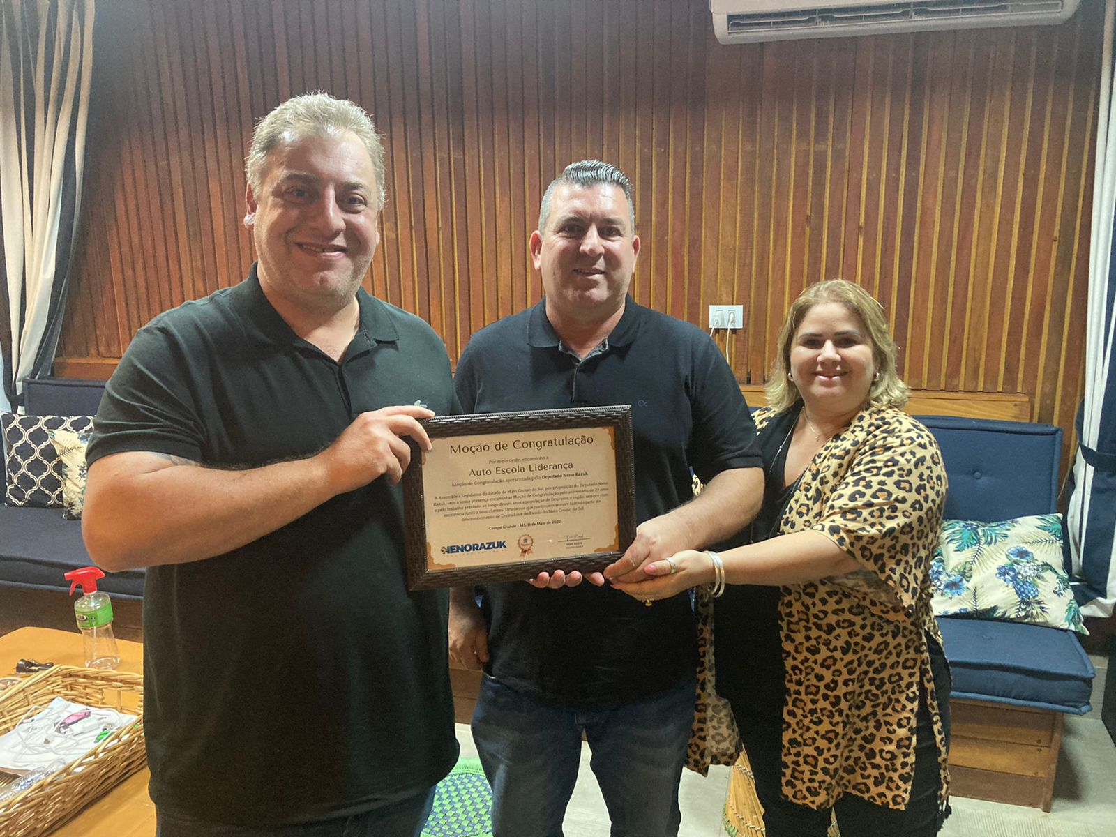 Com 29 anos de história, auto escola Liderança recebe homenagem de Neno Razuk