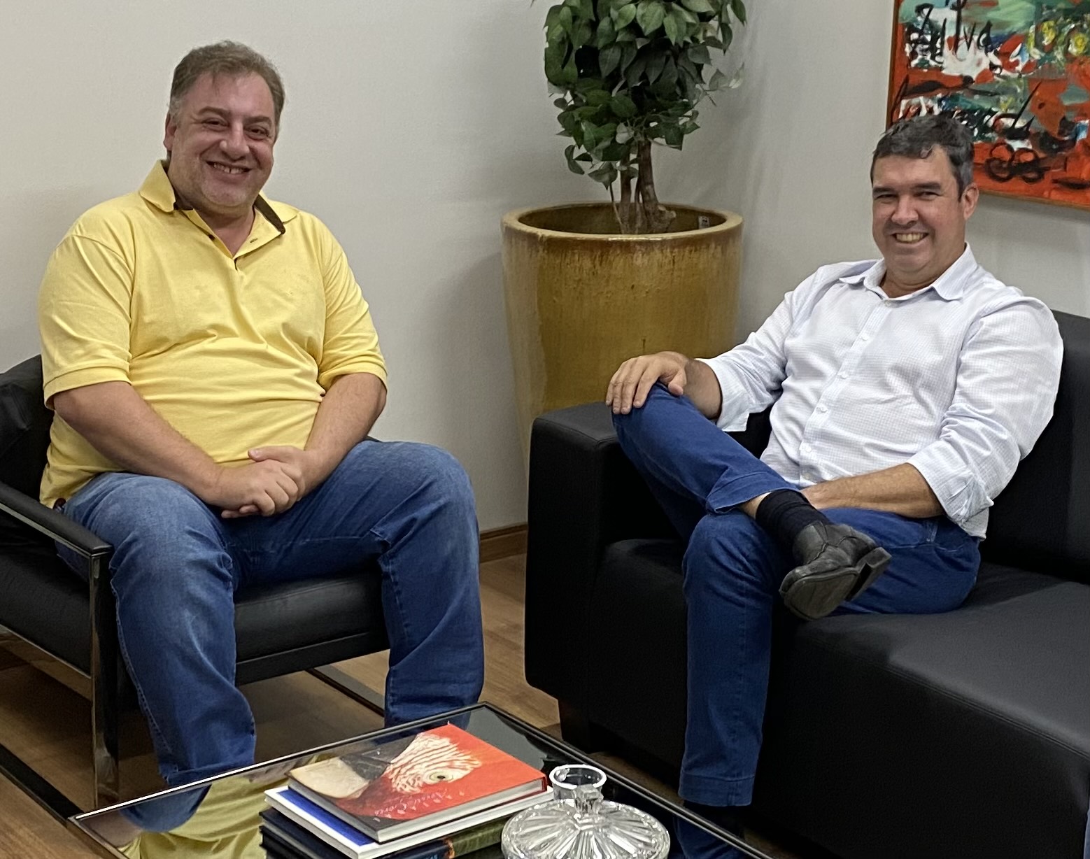 Eduardo Riedel atende proposição de Neno Razuk e escolas de MS terão “botão do pânico”