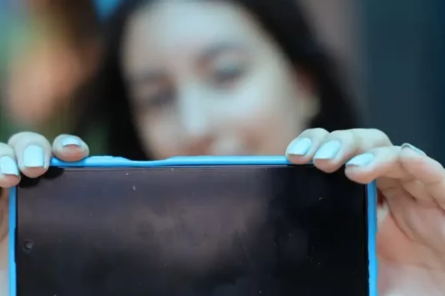 Uso de internet por adolescentes nas escolas cai de 51% para 37%