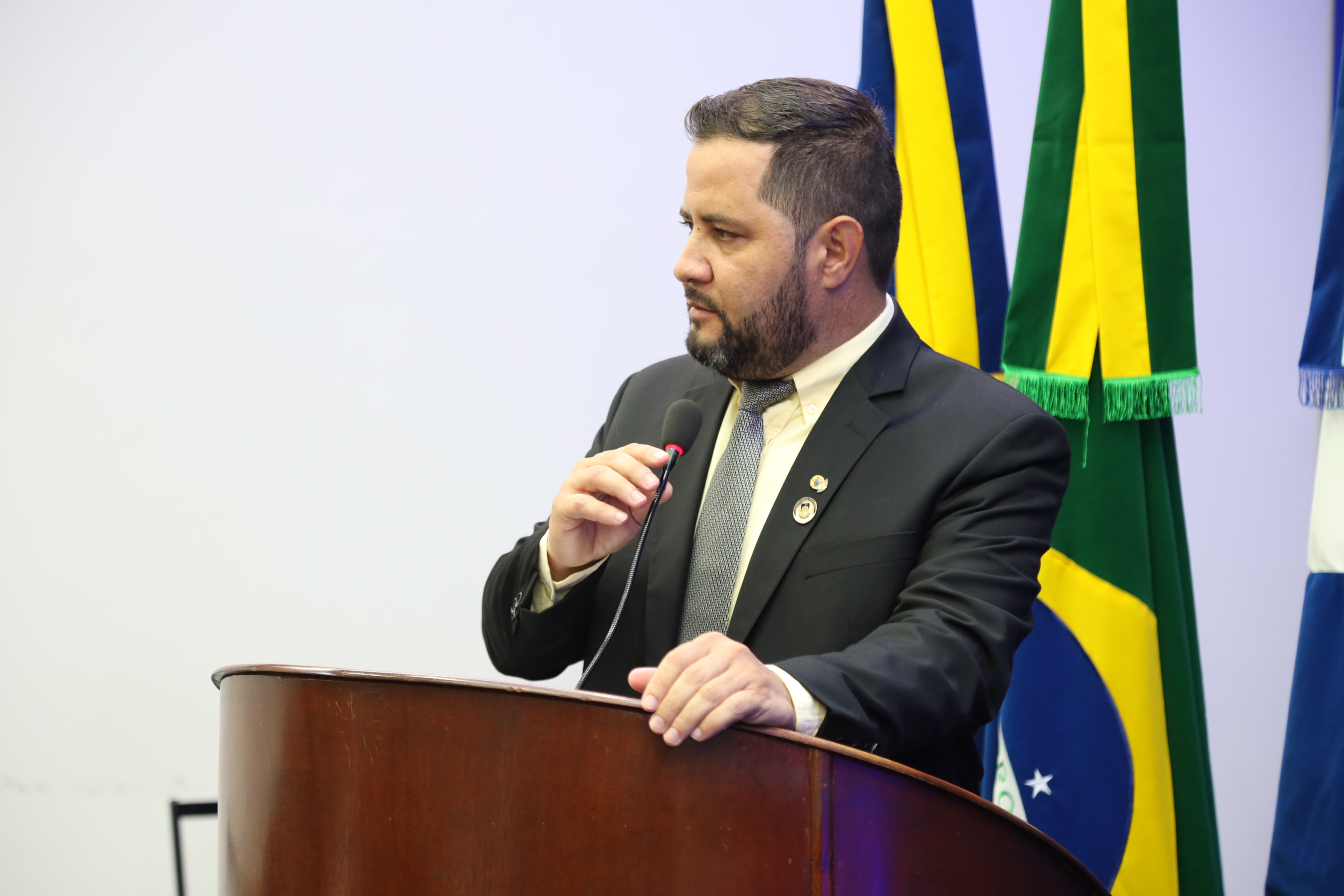 Na primeira sessão do ano, Jânio Miguel  reafirma compromisso com a população