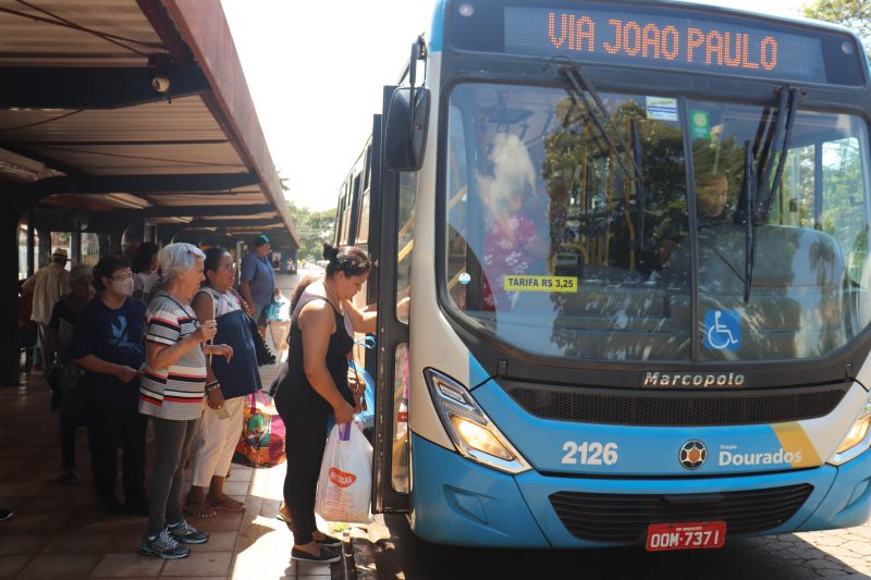 Prefeitura disponibiliza ônibus gratuito para a Festa Junina de Dourados 2024
