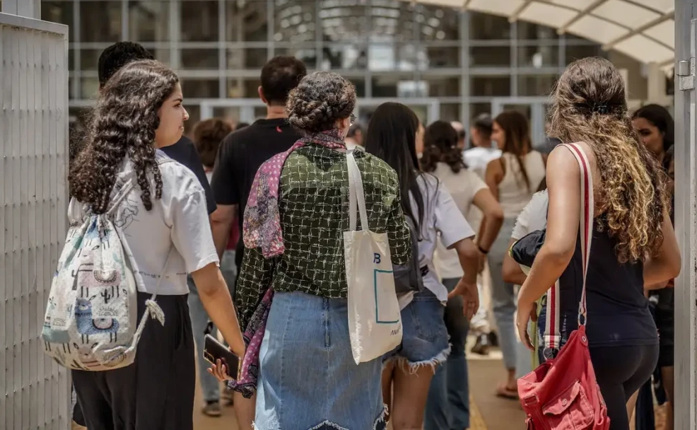 Prazo para pagar taxa de inscrição do Enem termina nesta quarta-feira