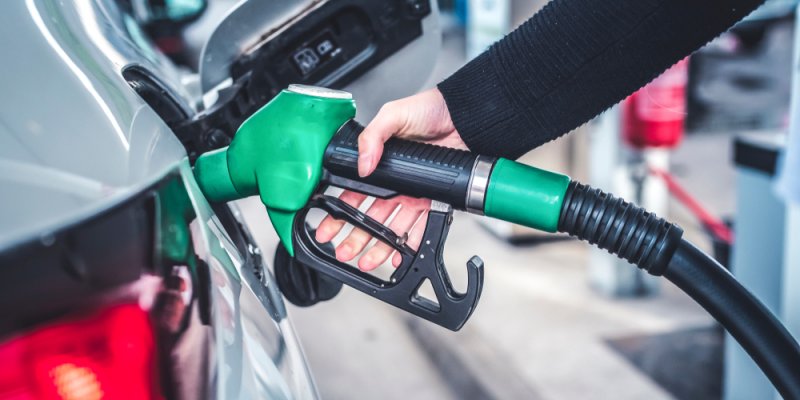 Em queda, preço médio da gasolina comum fecha em R$ 5,63 em Dourados