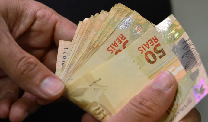Empresas têm até esta sexta-feira para pagar o décimo terceiro salário