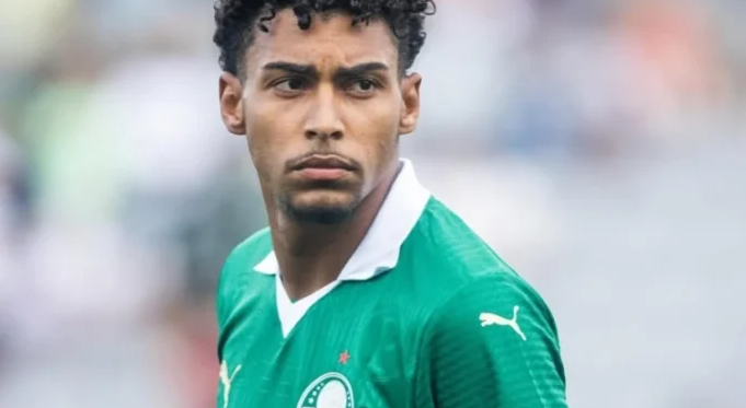 Luighi, do Palmeiras, é vítima de racismo, chora em campo e cobra Conmebol