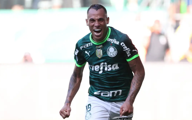 Palmeiras vence e coloca mão na taça do Campeonato Brasileiro