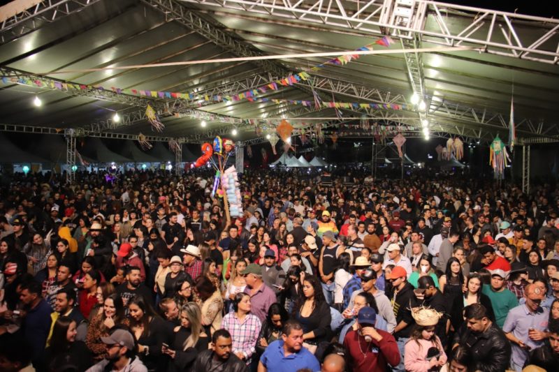 Aproximadamente 10 mil pessoas prestigiaram primeira noite da 43º Festa Junina de Dourados