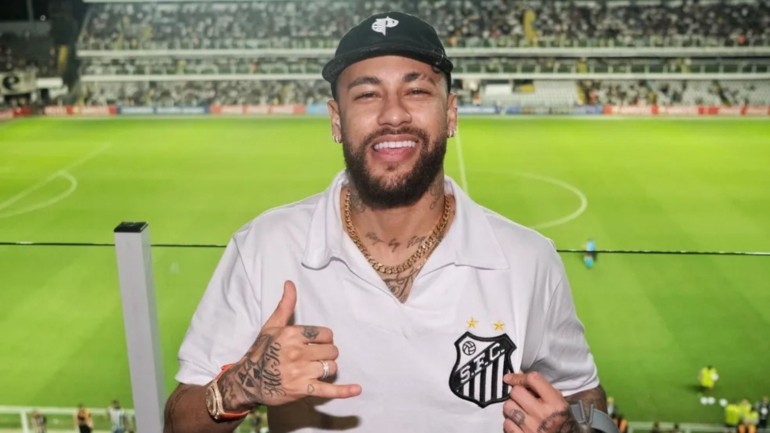 Santos faz vídeo com IA para recriar voz de Pelé e convencer Neymar a voltar ao clube