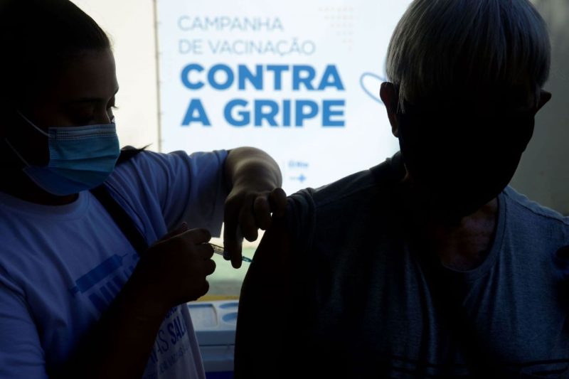 Vacinação contra gripe tem Dia D neste sábado nos postos de saúde