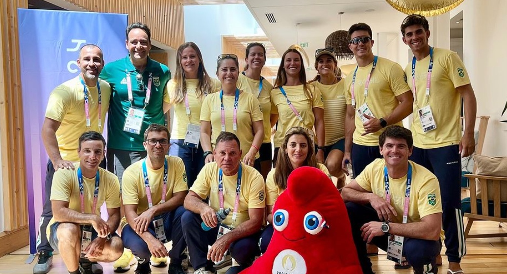 Em busca do 3º ouro olímpico seguido, Martine Grael e Kahena Kunze chegam à França