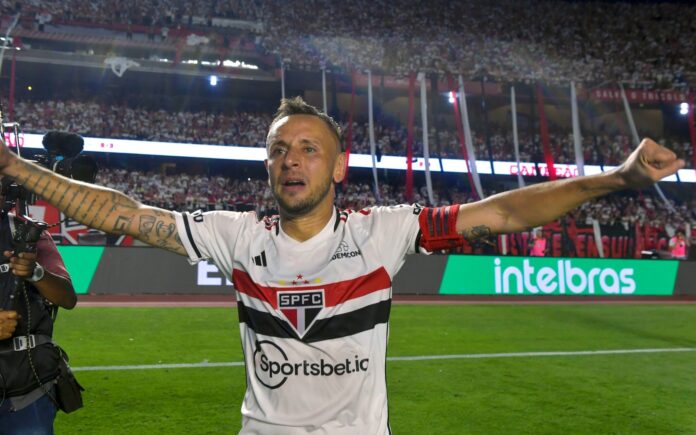 Rafinha deve ser titular novamente contra o Goiás; veja provável escalação do São Paulo