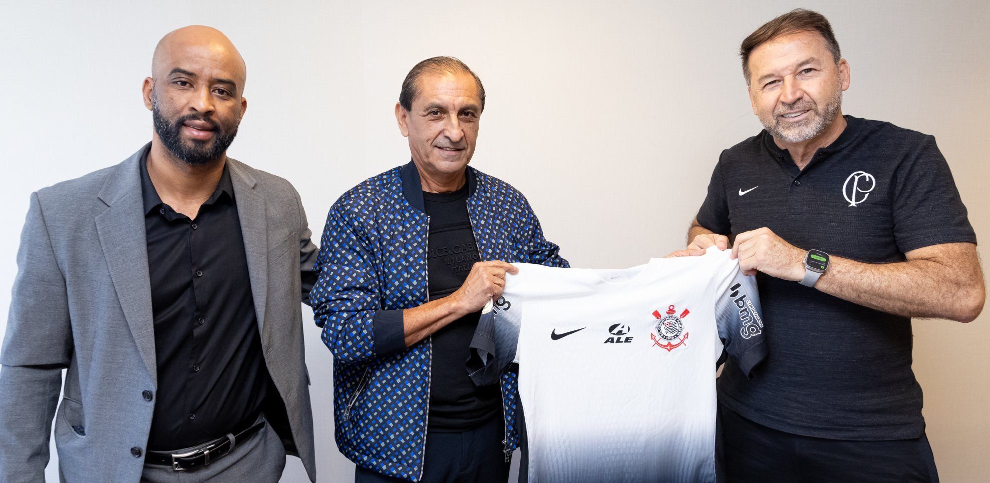 Corinthians anuncia argentino Ramón Díaz como novo técnico