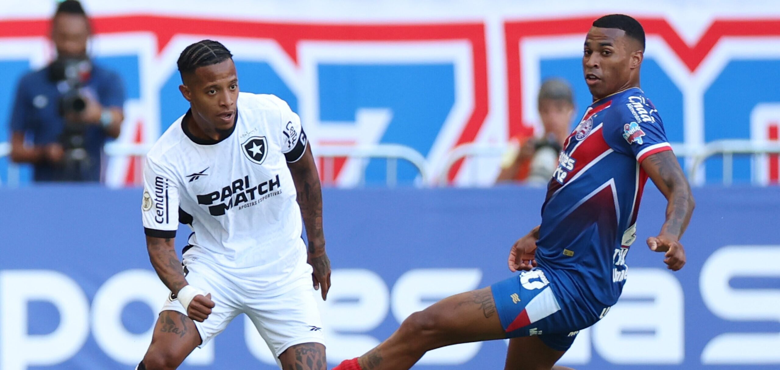 Botafogo empata sem gols com o Bahia em Salvador e perde a liderança do Brasileirão
