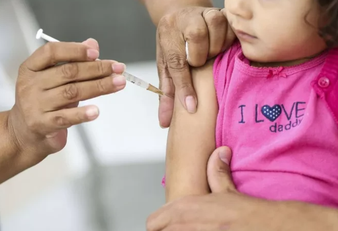 Saúde defende permanência da vacina contra covid 19 em calendário de vacinação