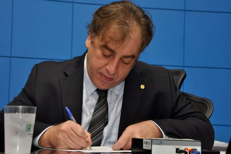 Para atender indígenas de Sidrolândia, Neno Razuk solicita doação de caminhonete para Fundação