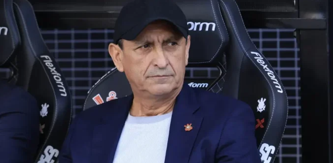 Diretor Executivo do Corinthians garante permanência de Ramón Díaz até o final de 2025