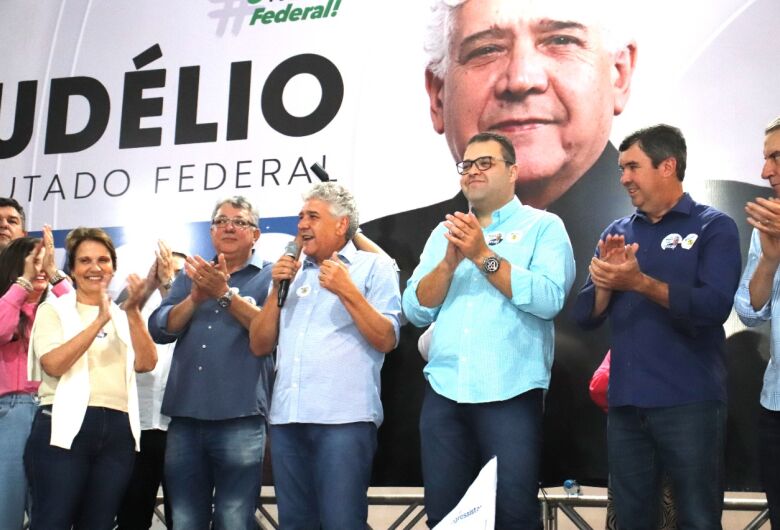 Ato político reúne multidão e autoridades em Dourados
