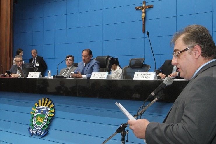 Neno Razuk apresenta indicações para melhorias no trânsito contenção de enchentes em condomínio da Capital