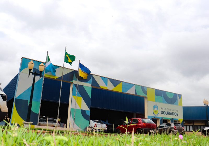 Prefeito decreta ponto facultativo na sexta-feira, confira o abre e fecha