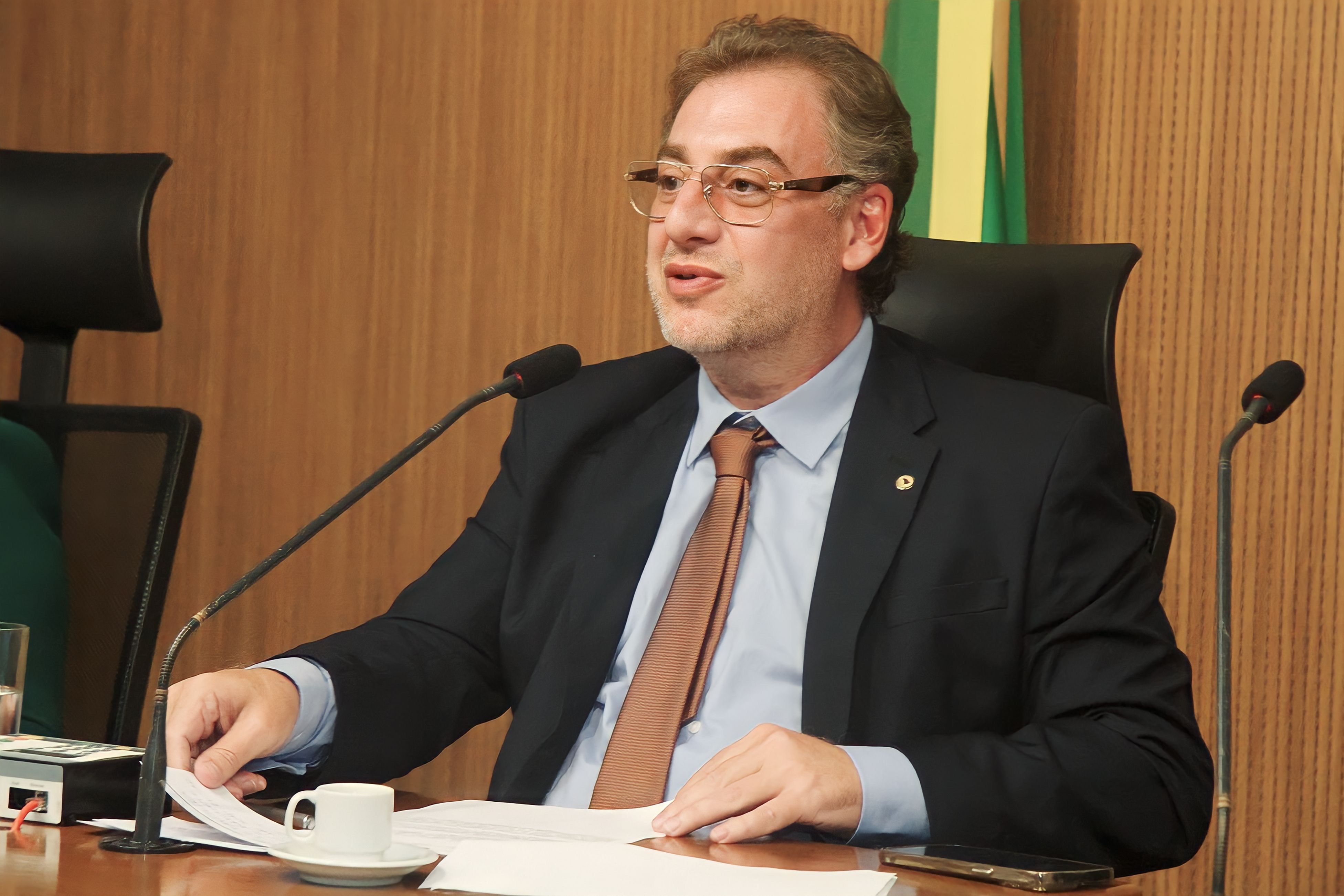 Projeto de Lei de Neno Razuk proíbe cobrança automática de serviços após período de teste gratuito