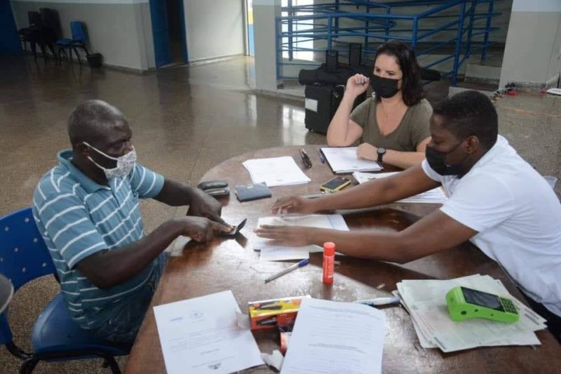 Centro de Atendimento ao Imigrante começa entrega de passaportes haitianos nesta quarta-feira