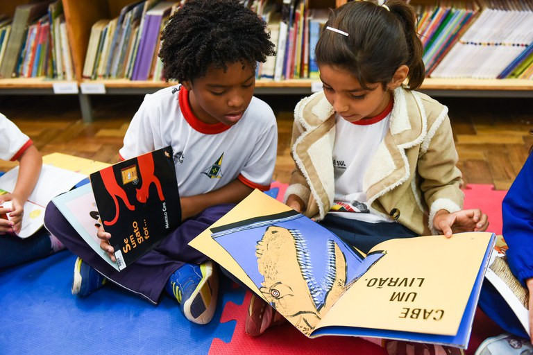 Educação seleciona professores para Programa de Leitura e Escrita Proleei