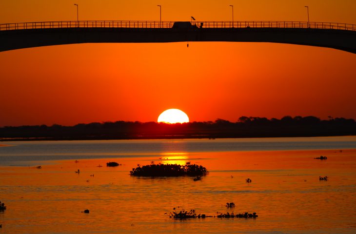 Verão começa hoje com tendência de calor acima da média e chuvas irregulares para MS