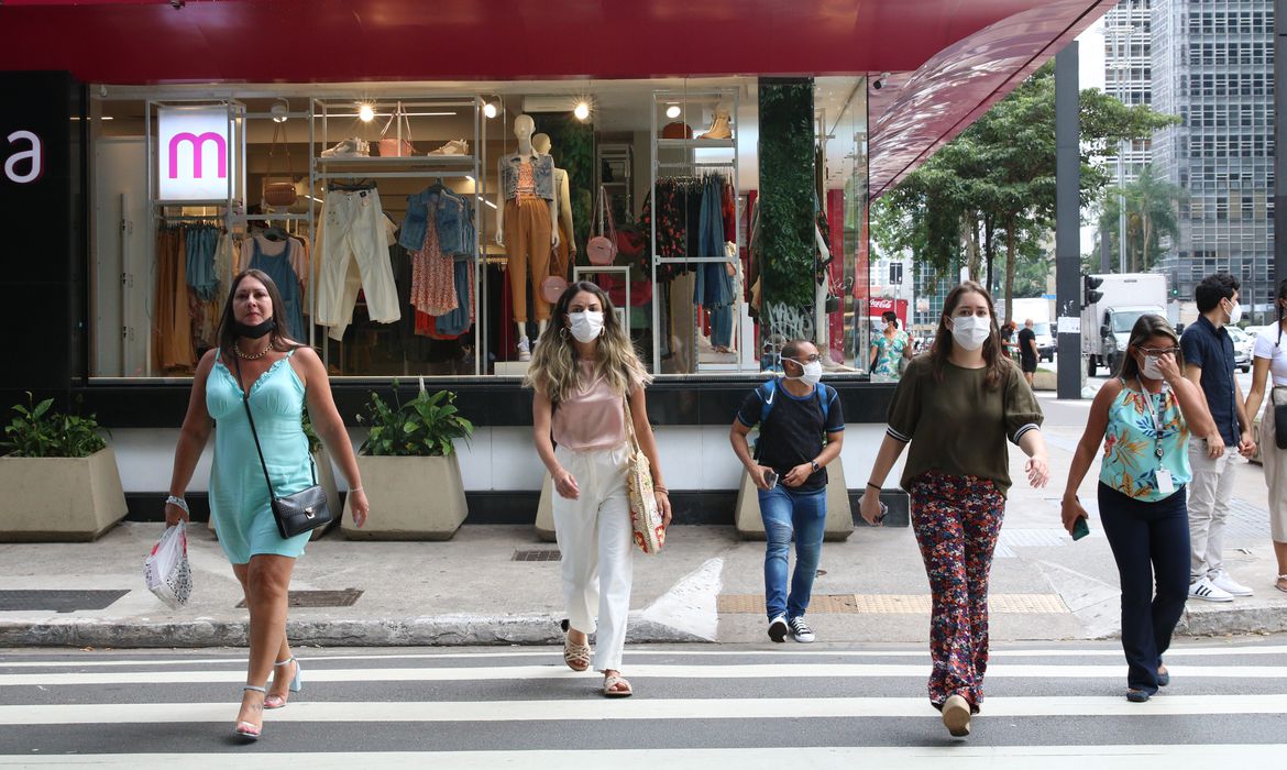Covid-19: Brasil tem 13,5 mil novos casos e 69 mortes em 24 horas