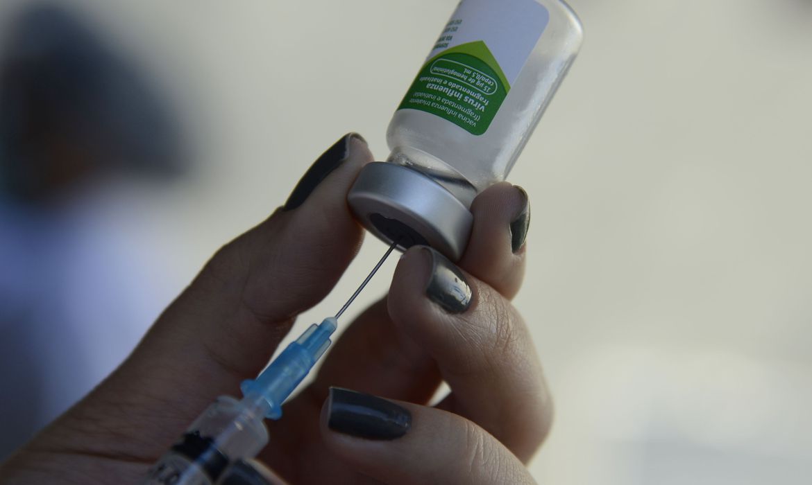 Cerimônia marca lançamento da campanha de vacinação contra a gripe