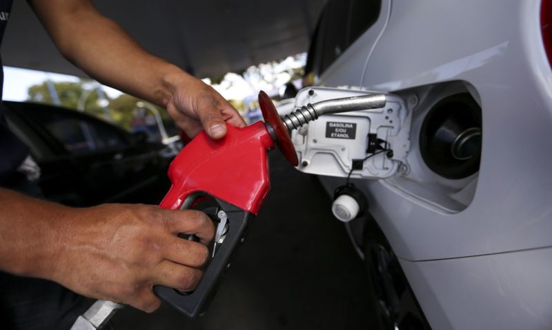 Procon divulga pesquisa de preços do combustível em Dourados