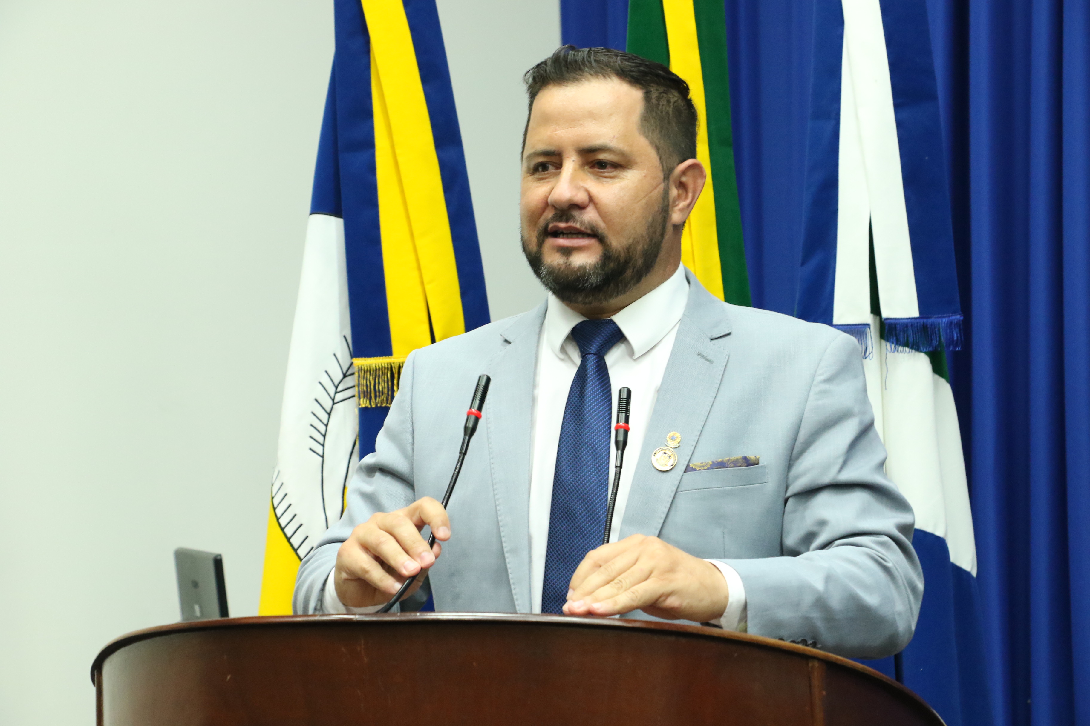 Jânio Miguel pede valorização dos servidores administrativos da CAC