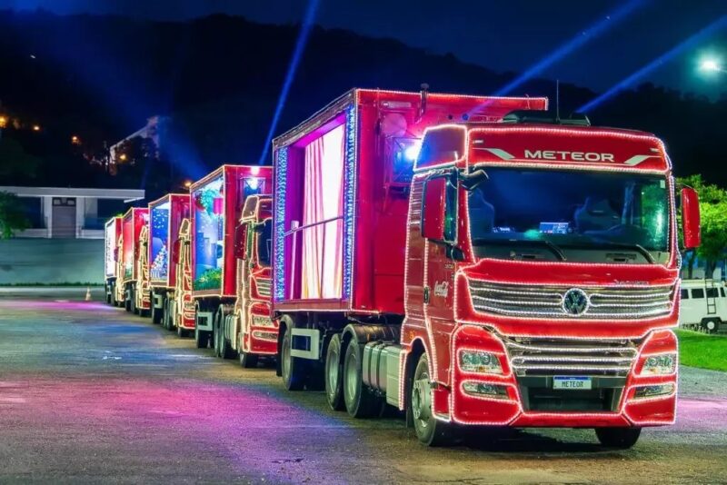 Caravana de Natal da Coca-Cola passa pelo Dourados Brilha nesta sexta