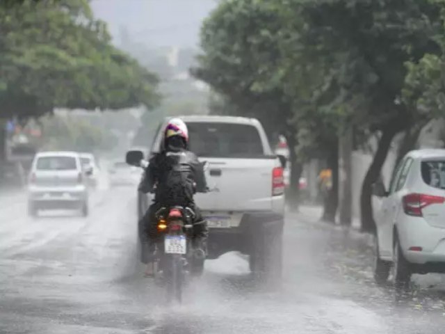 Inmet divulga alerta de chuvas intensas para Dourados e região