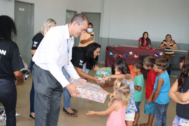 Procon realiza entrega de brinquedos arrecadados na campanha de Natal
