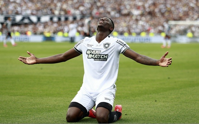 Botafogo enfrenta o Internacional com o sonho de conquistar o título do Brasileirão