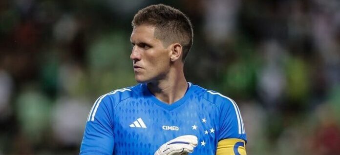 Fora dos planos do Cruzeiro, Rafael Cabral entra na mira do Santos e outro gigante brasileiro