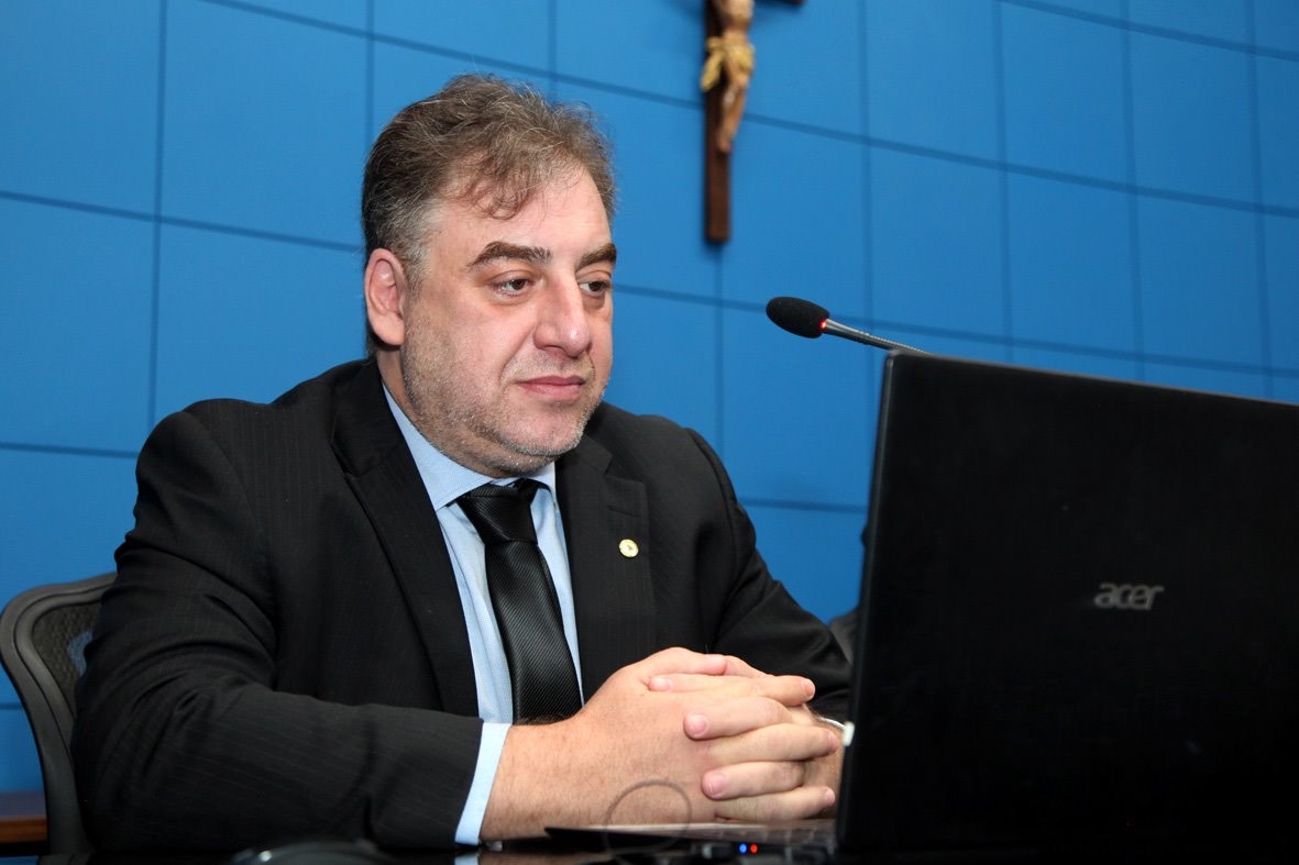 No dia do Advogado, Neno Razuk reforça importância de PL que protege profissionais