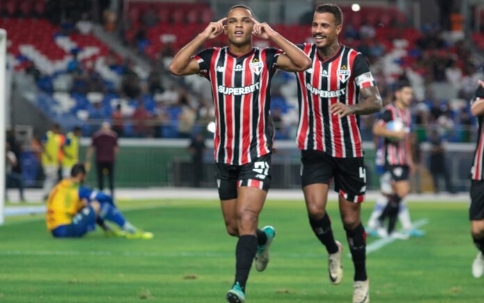 São Paulo mira vitória sobre combalido Atlético-MG para colar nos líderes