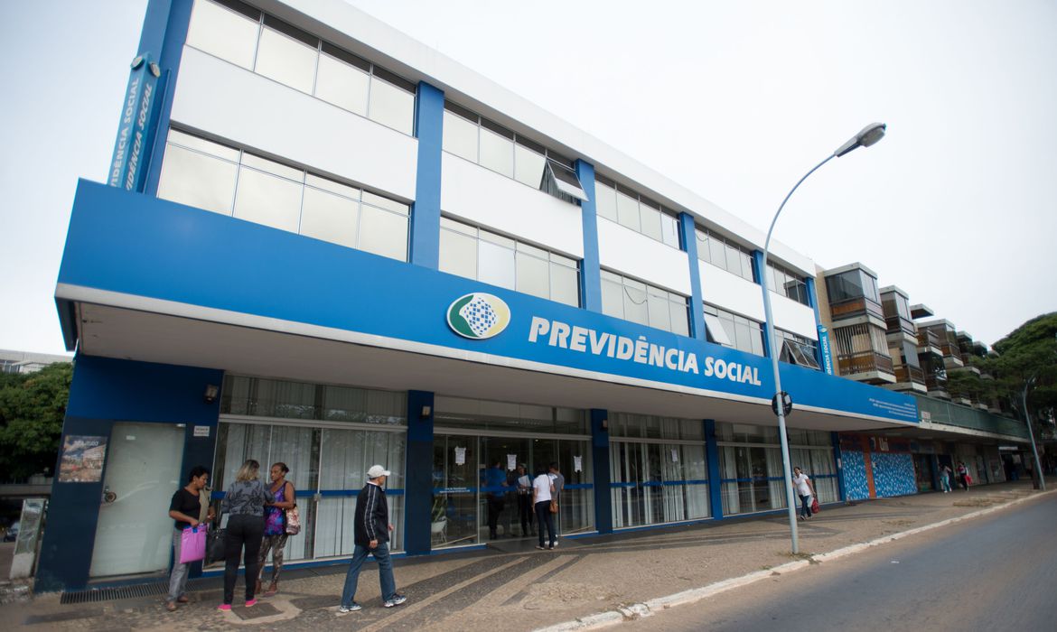 Câmara aprova PL que regula pagamento de peritos em causas contra INSS