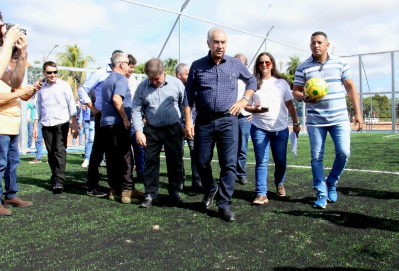 Governo entrega mais duas arenas esportivas em cidades de MS