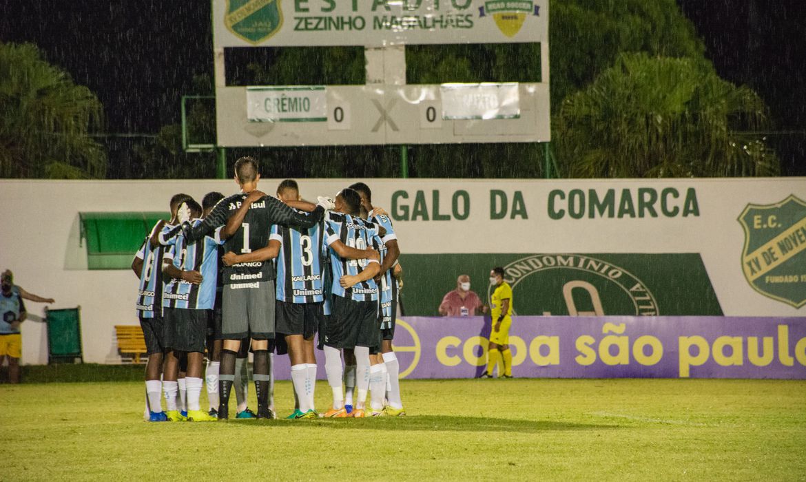 Grêmio derrota Mixto por 2 a 0 na estreia da Copa São Paulo
