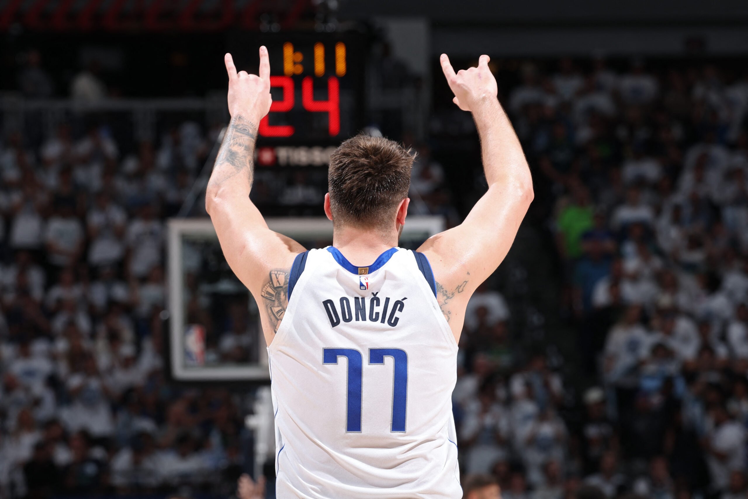 Luka Doncic obtém 79º ‘triple-double’ na 7º vitória seguida do Dallas e supera lendas da NBA