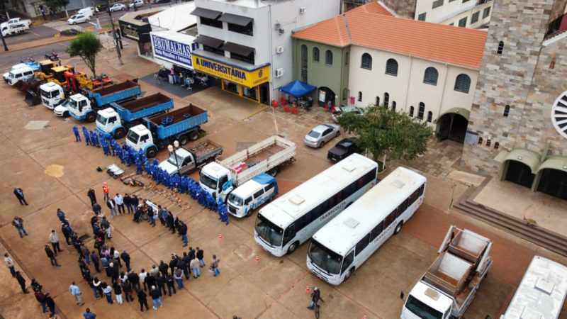 Com equipes no centro e nos bairros, Prefeitura lança serviço de limpeza pública em Dourados